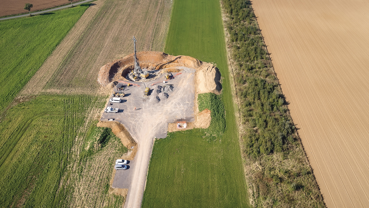 Photographie drone chantier d'un parc Eolienne